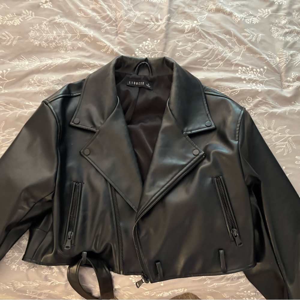 Lioness Midnight Black Outerwear